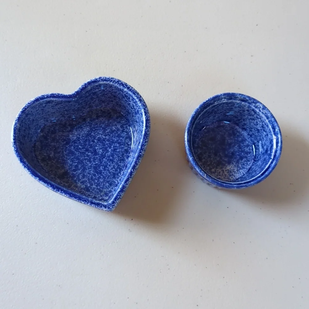 Coche stoneware by Eurogres vintage blue speckled heart and round mini c…